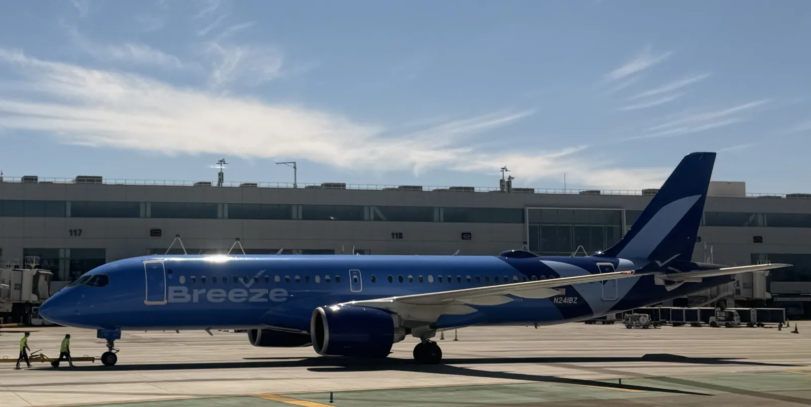 Breeze Airways Airbus A220-300 on the ramp