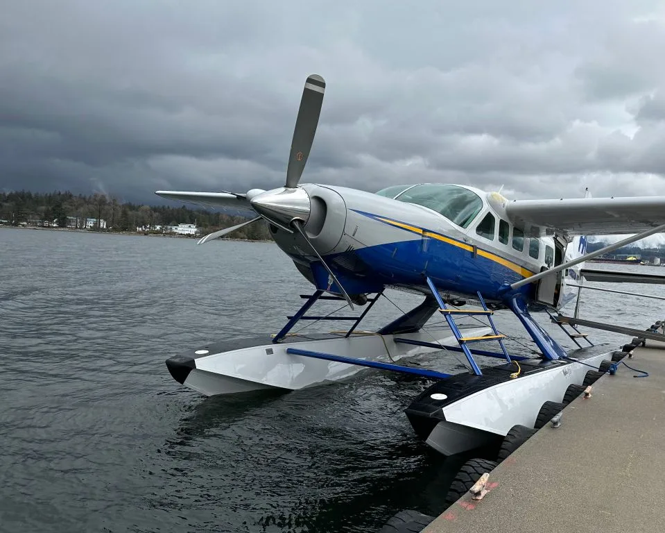 Cessna 208 Caravan on floats