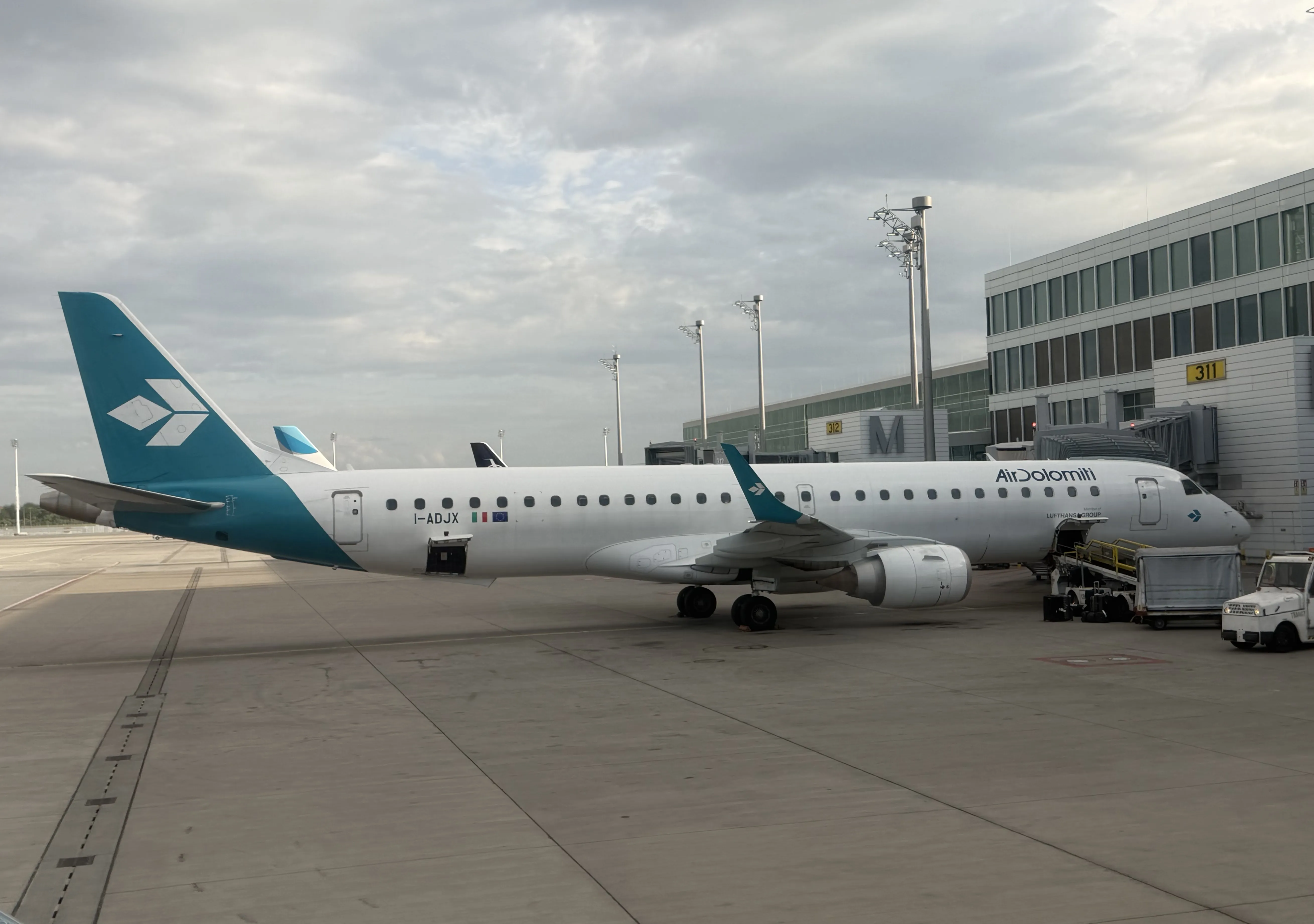 Embraer E190